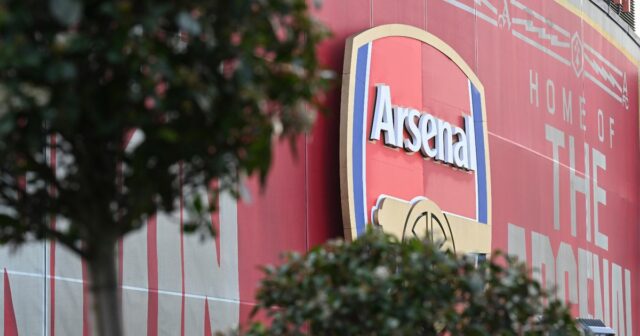 Celkový pohľad na Emirates Stadium