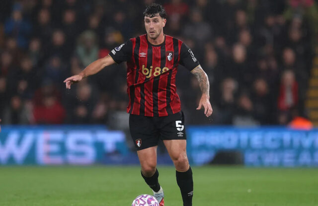 Barcelona má veľkú šancu získať stredného obrancu, ak Deco stlačí Barcelona má veľkú šancu získať stredného obrancu, ak Deco stlačí spúšť