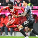 Bayern Mníchov potvrdil, že Alphonso Davies utrpel svalové zranenie proti Frankfurtu