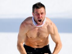 Benjamin Karl sa vyzliekol pri oslave zlatej medaily na snowboarde na olympijských hrách Benjamin Karl sa vyzliekol pri oslave zlatej medaily na snowboarde na olympijských hrách