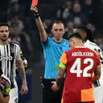 Bizarný VAR? Prečo sa Kellyho druhá žltá karta stala „hroznou“ priamo červenou