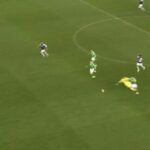 Brankár Aston Villy bol bizarne vylúčený v momente šialenstva, keď vypukol chaos v FA Cupe | Futbal | Šport