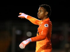 Brankár si strelil bizarný vlastný gól z diaľky, potom sa presadil Download app from appStore