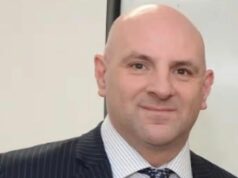 Brat bývalej hviezdy Premier League Johna Hartsona zomrel „náhlou a neočakávanou smrťou“ James Hartson