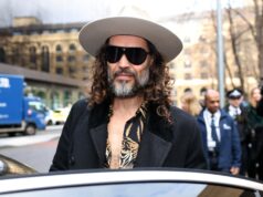 Britský komiks Russell Brand sa priznal k novému obvineniu zo znásilnenia a sexuálneho napadnutia | Správy Britský komiks Russell Brand sa priznal k novému obvineniu zo znásilnenia a sexuálneho napadnutia | Správy