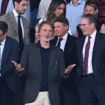 Britský premiér Keir Starmer oslovil menšinového vlastníka Manchestru United Jima Ratcliffa