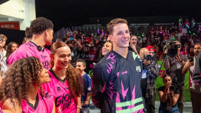 Brock Purdy z 49ers hrá hrdinu rodného mesta v dievčenskom futbalovom zápase
