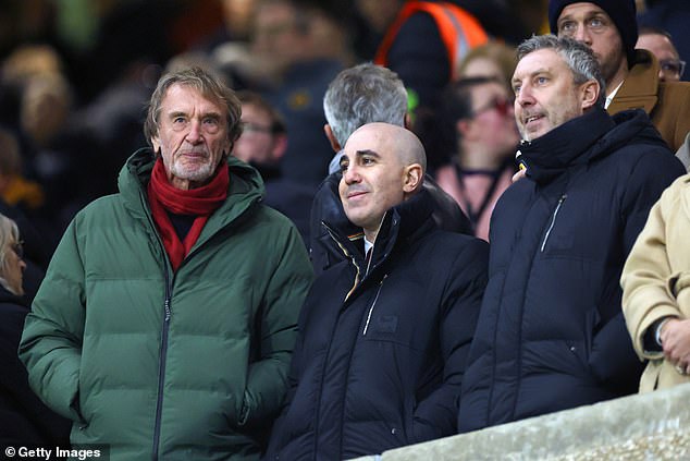 Brutálne opatrenia na znižovanie nákladov Sira Jima Ratcliffa FUNGUJÚ: Šéf Omar Berrada ohlasoval sľubné finančné výsledky Man United ako dôkaz dôležitosti rozdeľujúceho znižovania nákladov.