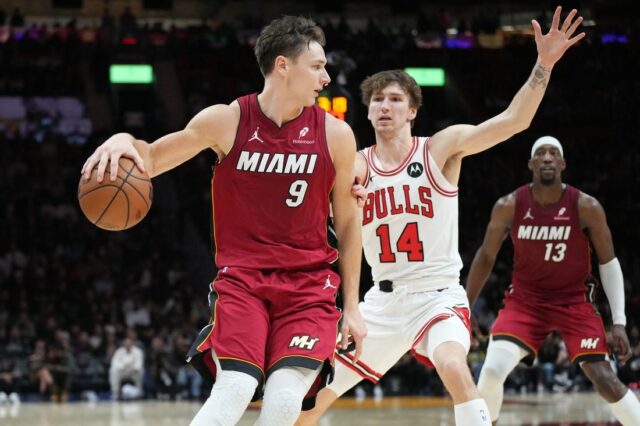 Býci s krátkou rukou, rozcvička pripravená na 3. kolo NBA: Chicago Bulls v Miami Heat