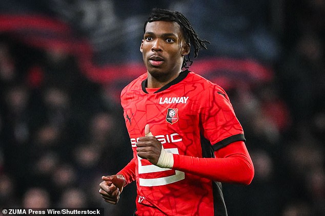 Bývalá francúzska hviezda označuje Liverpool za „prísačov“, ktorí „stratili rozum“ Liverpool bol označený za „prísačov“, ktorí „stratili rozum“ po tom, čo minuli 60 miliónov libier na obrancu Rennes Jeremyho Jacqueta.