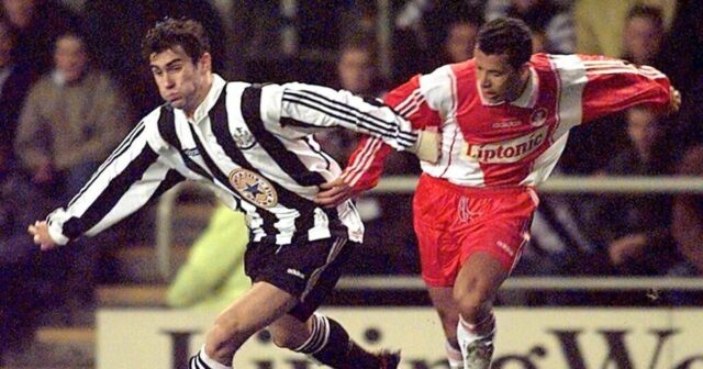 Bývalé eso Premier League teraz šoféruje taxíky po problémoch po Bývalé eso Premier League teraz šoféruje taxíky po problémoch po odchode do dôchodku | Futbal | Šport