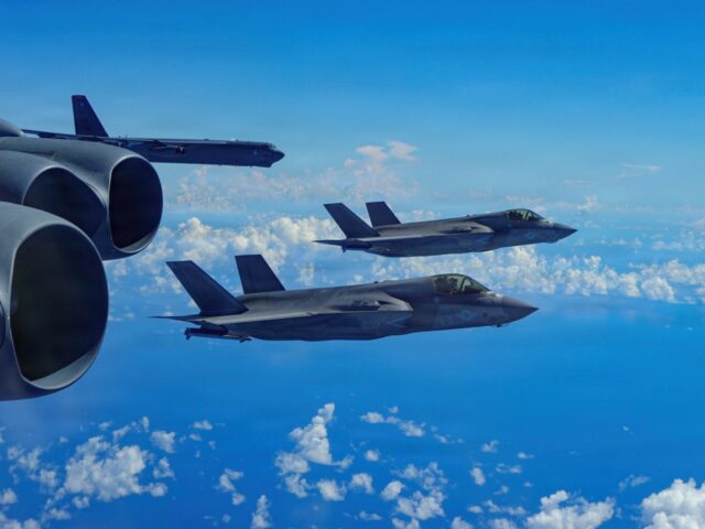 Bývalý americký stíhací pilot F-35 zatknutý za výcvik čínskeho letectva Bývalý americký stíhací pilot F-35 zatknutý za výcvik čínskeho letectva | Vojenské správy