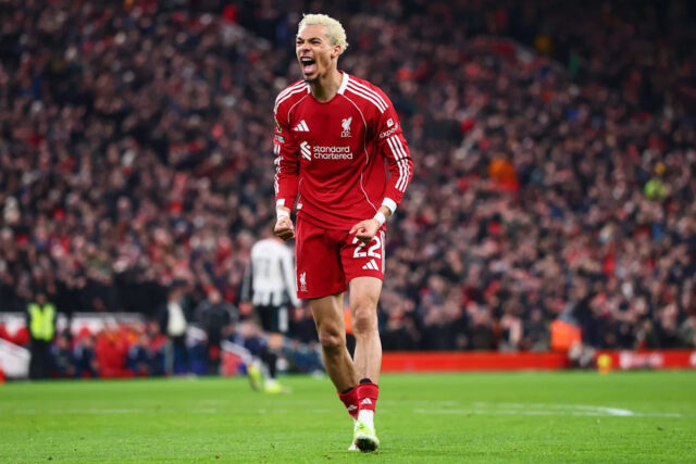 Bývalý rival z Premier League si robí starosti o duo z Liverpoolu
