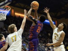 Č. 20 Clemsonov nárast 23-1 v prvom polčase odsúdi Cal Basketbal NCAA: Clemson v Kalifornii