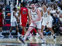 Č. 6 UConn vykuchal č. 15 St. John’s 72-40 a získal pole position v pretekoch pravidelnej sezóny Big East Č. 6 UConn vyvrhol č. 15 St. John's v odvetnom zápase, ktorý prekonal očakávania