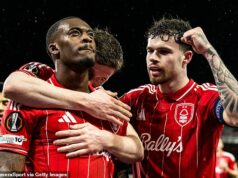 Callum Hudson-Odoi prenesie nervozitu do Nottinghamského lesa, keď Vitor Pereira začne kričať – a traja hráči tímu, ktorí mu nepreukázali žiadnu láskavosť v nepresvedčivú noc proti Fenerbahce: TOM COLLOMOSSE Callum Hudson-Odoi prenesie nervozitu do Nottinghamského lesa, keď Vitor Pereira začne kričať – a traja hráči tímu, ktorí mu nepreukázali žiadnu láskavosť v nepresvedčivú noc proti Fenerbahce: TOM COLLOMOSSE