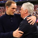 Tréner FC Bayern Mníchov Thomas Tuchel víta trénera Realu Madrid Carla Ancelottiho pred prvým zápasom semifinále Ligy majstrov UEFA medzi FC Bayern Mníchov a Realom Madrid v Allianz Arene 30. apríla 2024 v nemeckom Mníchove.