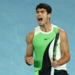 Carlos Alcaraz otvára chybu, ktorú jeho súperi rýchlo zamerali