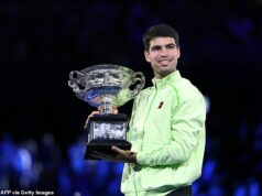 Carlos Alcaraz porazil Novaka Djokoviča a po senzačnom víťazstve na Australian Open sa zapísal do histórie ako najmladší mužský grandslamový šampión v kariére Carlos Alcaraz porazil Novaka Djokoviča a po senzačnom víťazstve na Australian Open sa zapísal do histórie ako najmladší mužský grandslamový šampión v kariére