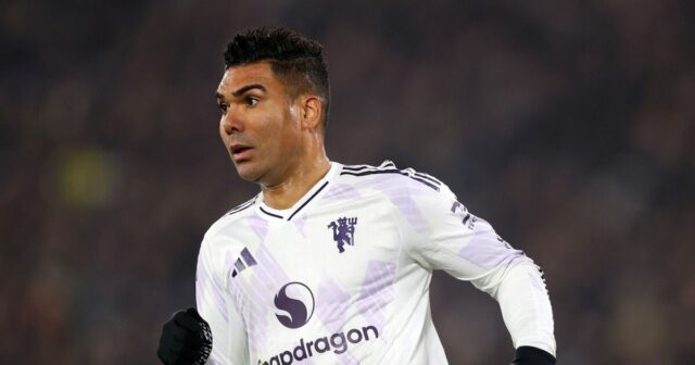 Casemiro 'telefonuje po nasledujúcej akcii', pretože porušuje Carrick|Futbal|Športovú aktivitu 
