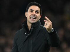 Celtic by mohol zničiť posledný prestupový plán Arsenalu „záujmom“ o bývalú hviezdu Liverpoolu Alex Oxlade-Chamberlain je alternatívou pre Arsenal, aby nahradil Mikela Merina