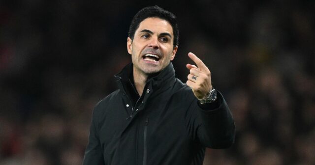 Alex Oxlade-Chamberlain je alternatívou pre Arsenal, aby nahradil Mikela Merina