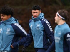 Celtic postúpil v rozhovoroch o podpise bývalej hviezdy Arsenalu a Liverpoolu Alexa Oxlade-Chamberlaina Celtic napreduje v rokovaniach o zmluve s bývalou hviezdou Arsenalu Alexom Oxlade-Chamberlainom