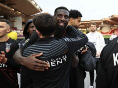 Celtic získa Alexa Oxlade-Chamberlaina cez bývalého francúzskeho reprezentanta Tiémouého Bakayoka Celtic získa Alexa Oxlade-Chamberlaina cez bývalého francúzskeho reprezentanta Tiémouého Bakayoka