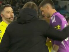 Chaos v Premier League ako červená karta zobrazená po záverečnom hvizde, zatiaľ čo Man City uzatvára medzeru Arsenalu Daniel Farke