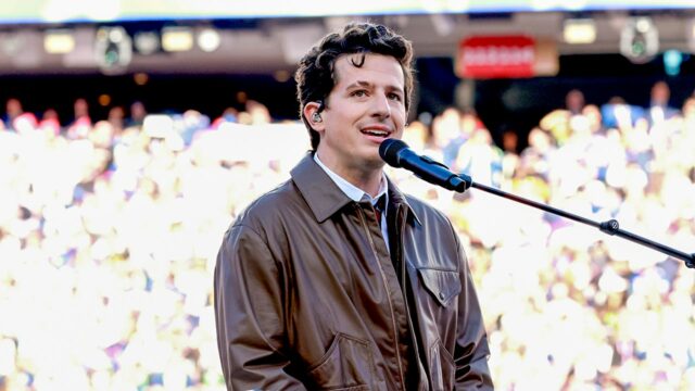Charlie Puth ocenil výkon národnej hymny Super Bowl LX
