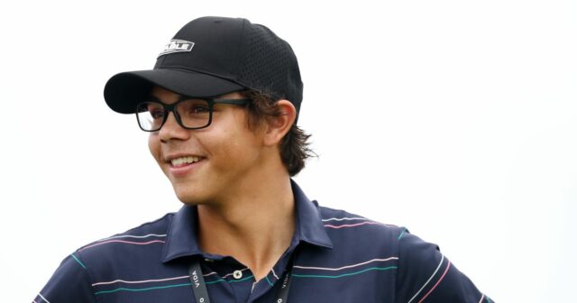 Charlie Woods prekvapivo posúva svoju kariéru, zatiaľ čo legendárny otec Charlie Woods podpísal reprezentačnú zmluvu