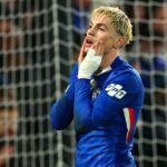 Alejandro Garnacho z Chelsea reaguje počas MD7 fázy Ligy majstrov UEFA 2025/26 medzi Chelsea FC a Pafos FC