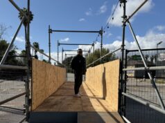 Cieľom člena rady je pomôcť opraviť škody spôsobené požiarom na Franklin Fields Cieľom člena rady je pomôcť opraviť škody spôsobené požiarom na Franklin Fields