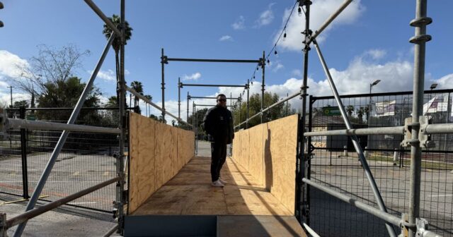 Cieľom člena rady je pomôcť opraviť škody spôsobené požiarom na Cieľom člena rady je pomôcť opraviť škody spôsobené požiarom na Franklin Fields