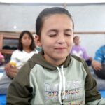 Cieľom kurzov jogy je priniesť traumatizovaným deťom z Gazy chvíle pokoja | Správy o konflikte medzi Izraelom a Palestínou