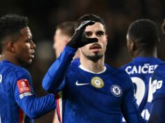 Čo povedala hviezda Chelsea Pedrovi Netovi v zmätku v Hulle po dvojslovnom verdikte Liama Roseniora Pedro Neto oslavuje