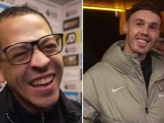 Cole Palmer stroskotal na rozhovore s Liamom Roseniorom, pretože reakcia šéfa Chelsea hovorí za všetko Liam Rosenior sa neubránil smiechu nad huncútstvami Colea Palmera