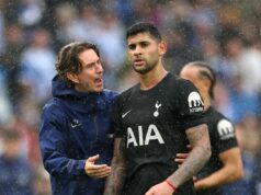 Cristian Romero Tottenham vychrlil verdikt, ľútosť prestupového obdobia a obrovskú úlohu Thomasa Franka Thomas Frank po boku kapitána Tottenhamu Cristiana Romera
