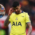 Cristian Romero sa ospravedlnil v šatni po červenej karte, keď Vicario hovoril