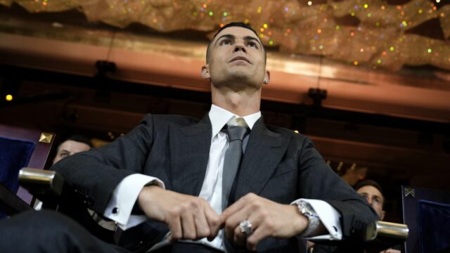 Cristiano Ronaldo kritizoval za „zhovievavý nezmysel“ s legendou Man Utd „pravdepodobne potrestanou“
