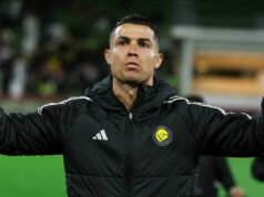 Cristiano Ronaldo kupuje 25% podiel v klube po vyjadrení vlastníctva Man Utd BURAYDAH, SAUDSKO ARÁBIA – 25. FEBRUÁRA: Cristiano Ronaldo z Al Nassr oslavuje víťazstvo po víťazstve v zápase Saudi Pro League medzi Al Najmah a Al Nassr na King Abdullah Sport City Stadium 25. februára 2026 v Buraydah v Saudskej Arábii. (Foto: Yasser Bakhsh/Getty Images)