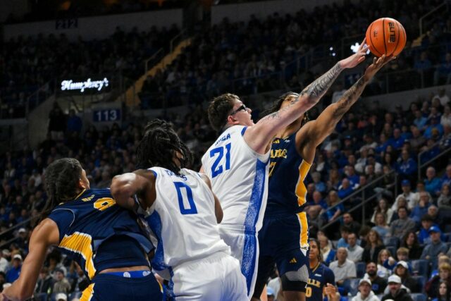 Basketbal NCAA: La Salle v Saint Louis