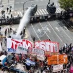 Demonštranti sa dostali do konfliktu s políciou kvôli snahe obmedziť pracovné práva Argentíny | Správy o protestoch