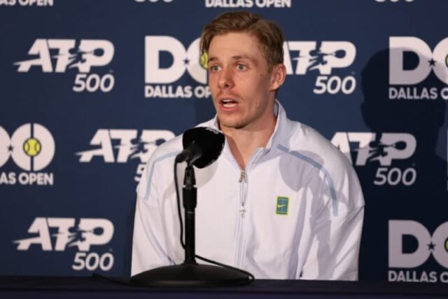 Denis Shapovalov vysvetľuje, ako jeho manželka v poslednej dobe pomáha Autor fotografie: Jean Catuffe/Getty Images