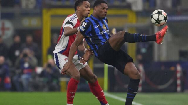 Denzel Dumfries presadzuje prestup do Premier League
