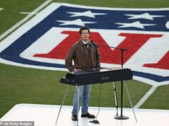 Diváci Super Bowlu si myslia, že Charlie Puth LIP-SYNCED je národná hymna, pretože jej prevedenie necháva fanúšikov rozdelených Fanúšikovia sa pýtajú, či sa Charlie Puth synchronizoval pred Super Bowl LX