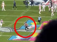 Divoký moment roztrhanej série Super Bowlu rieši hráč Patriots na ihrisku… predtým, ako sa nahromadia bezpečnostné opatrenia Muž bez trička vtrhol na ihrisko počas štvrtej štvrtiny Super Bowl LX na Levi's Stadium