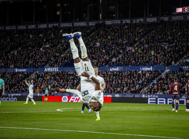 Dobrý, zlý a krásny: organizácia verzus improvizácia
