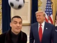Donald Trump zdieľa video AI, ako hrá futbal s Ronaldom v Oválnej pracovni Trump a Ronaldo