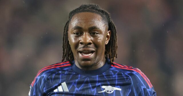 Eberechi Eze po poslednom údere Arsenalu povedal Mikelovi Artetovi „nemá BRENTFORD, ANGLICKO – 12. FEBRUÁRA: Eberechi Eze z Arsenalu beží s loptou počas zápasu Premier League medzi Brentfordom a Arsenalom na Gtech Community Stadium 12. februára 2026 v anglickom Brentforde. (Foto David Price/Arsenal FC cez Getty Images)